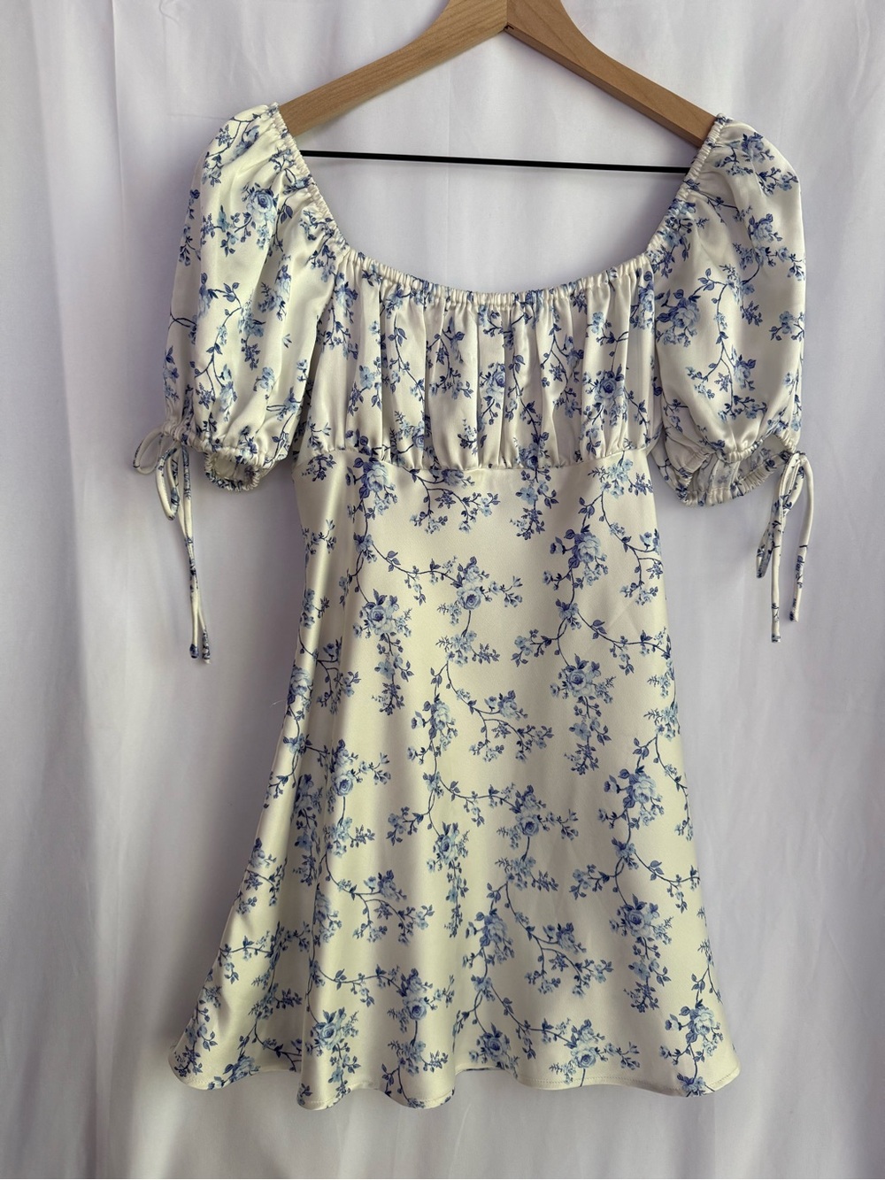 Forever 21 Blue Floral Satin Milkmaid Mini Dress